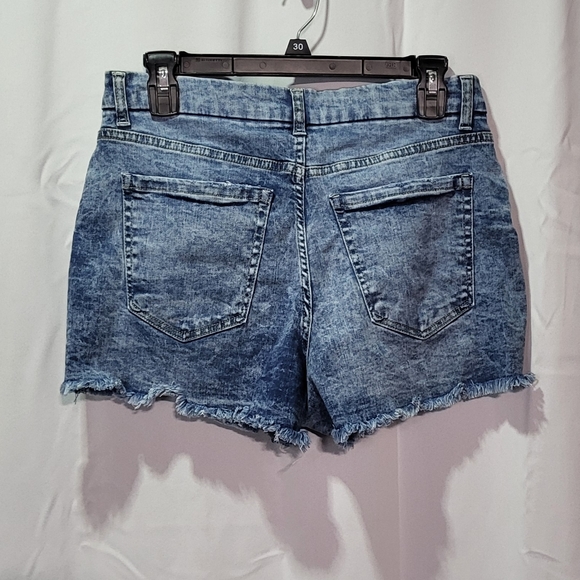 No Boundaries Juniors High-Waisted Distressed Stone Wash Jean Shorts Size 11 🐈 - Picture 12 of 12